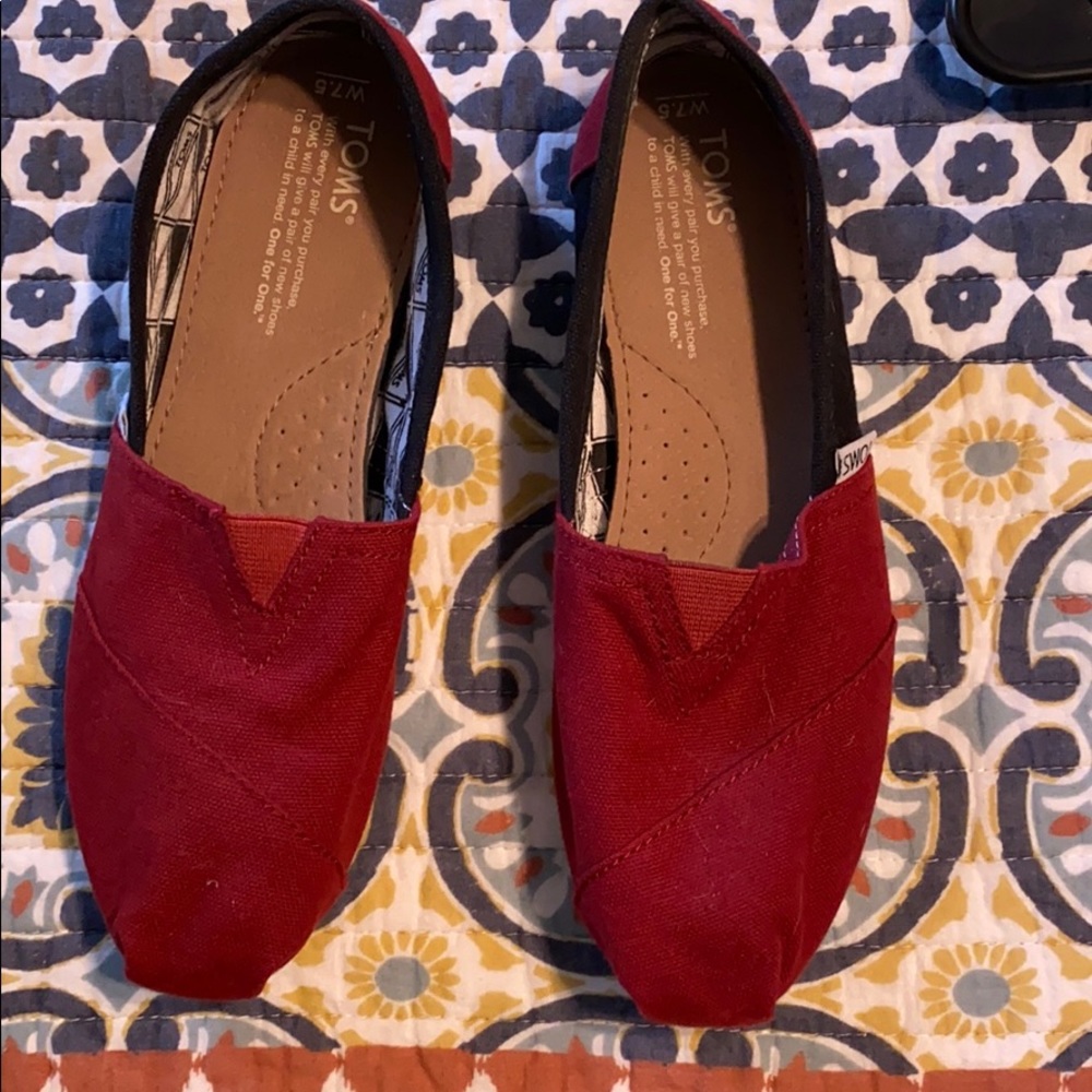 Toms